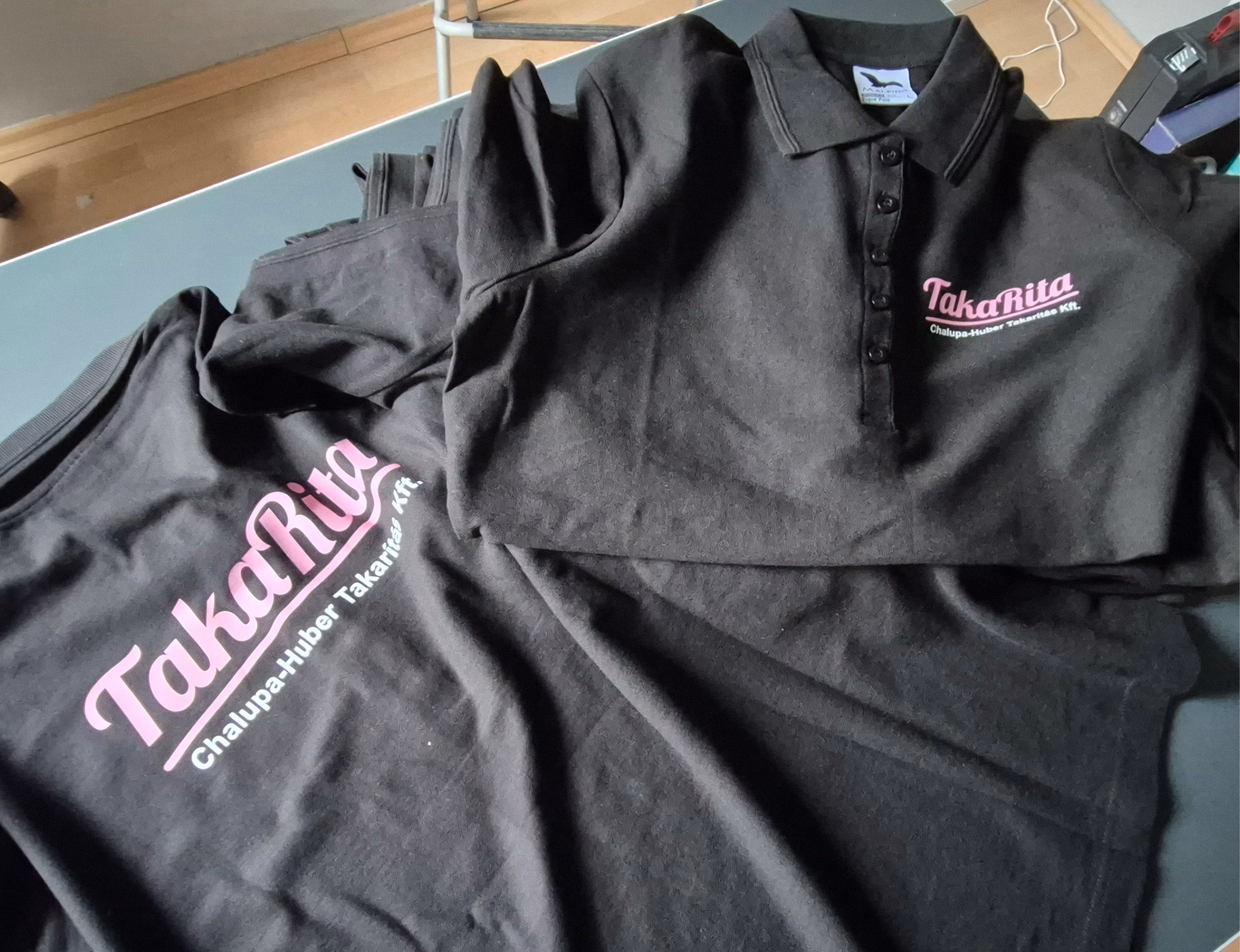 Egyedi munkaruha, póló logózás győr